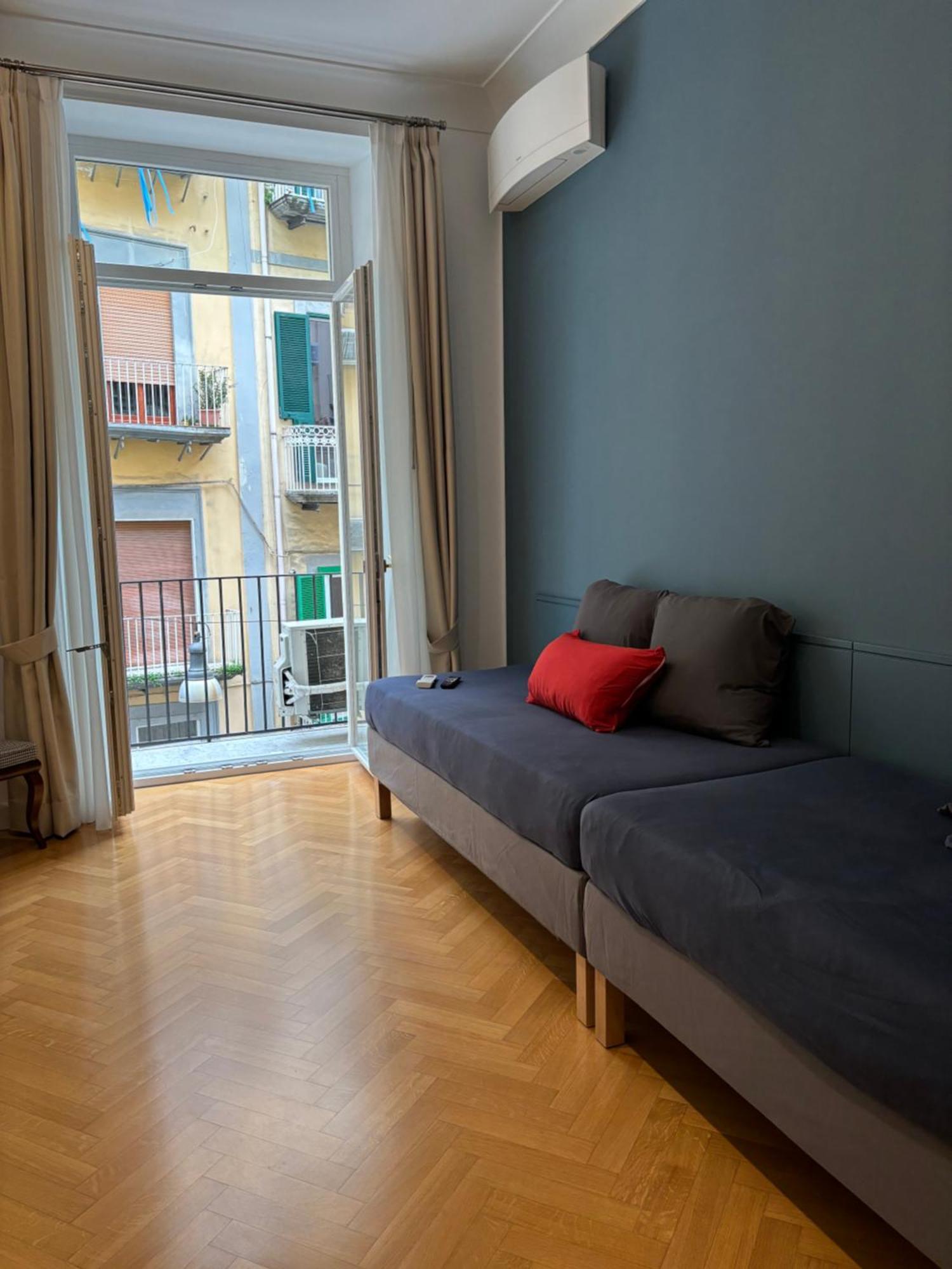 Napoliforever Chiaia Apartment Exterior photo